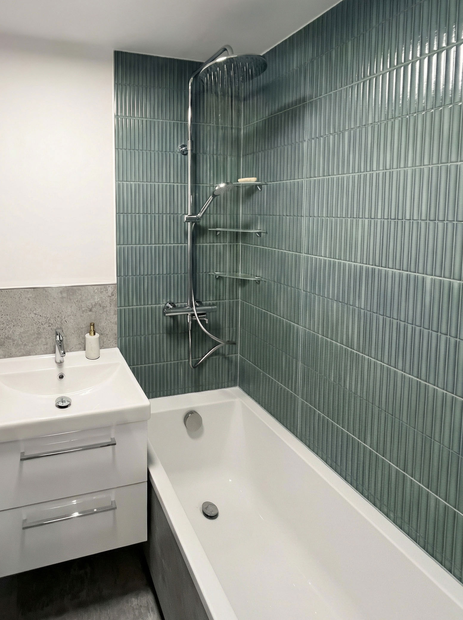 Mała łazienka po metamorfozie – Płytkarz Poznań i okolice